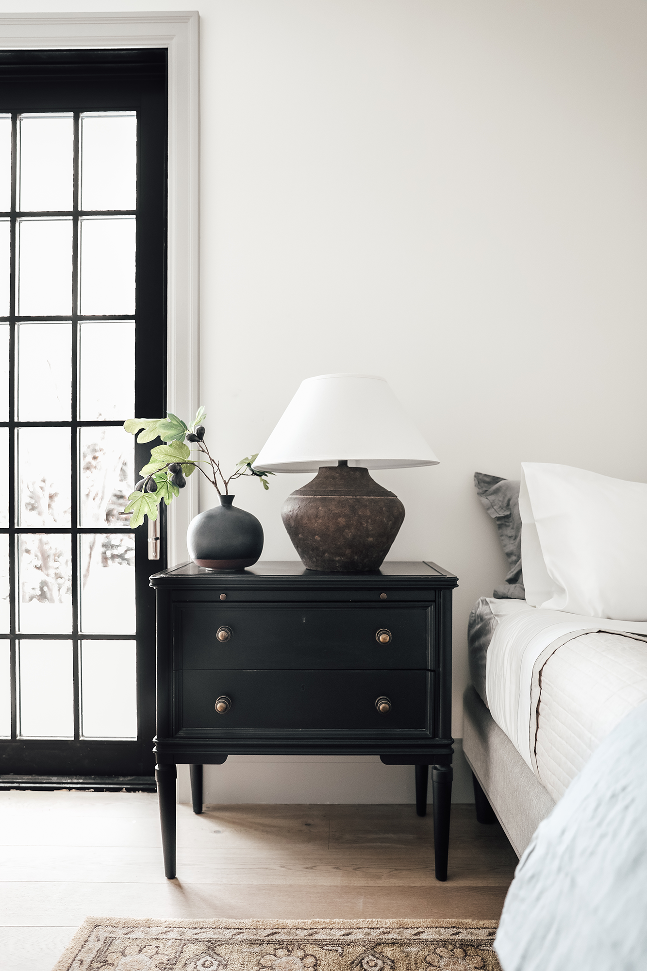 calabria-table-lamp-PTL1010-1