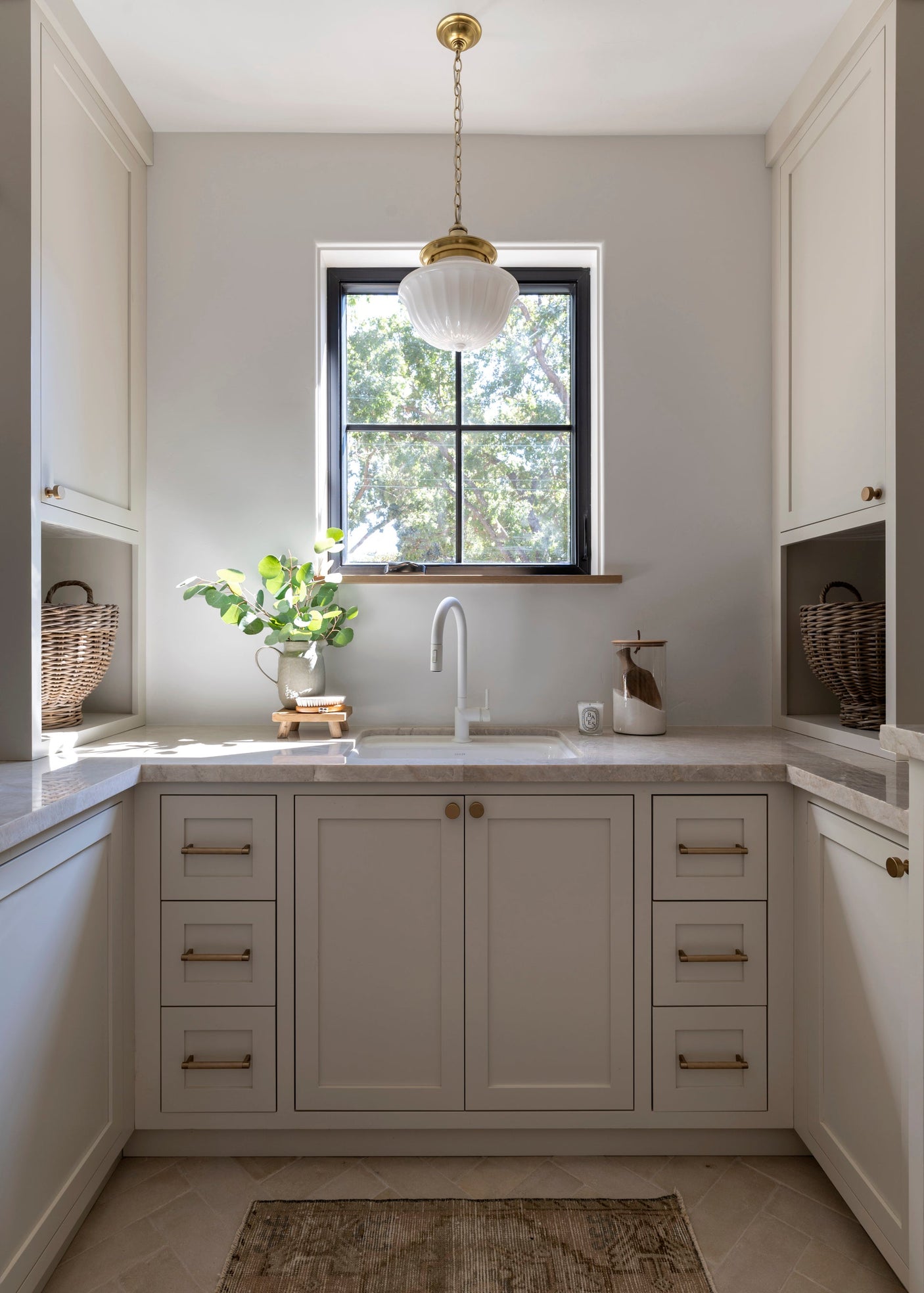 dutchess-pendant-5012-AGB-4