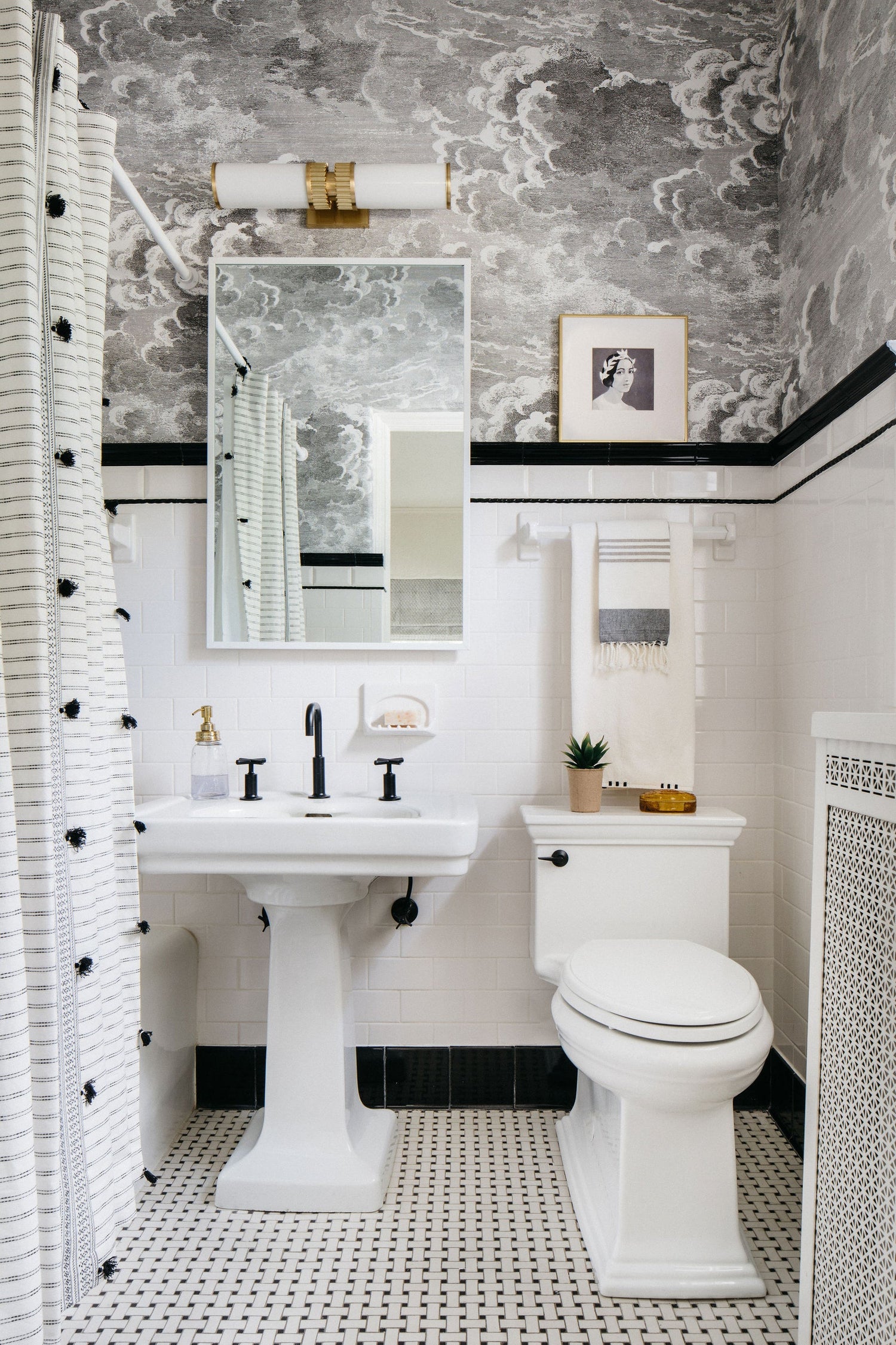 harper-bath-and-vanity-1562-AGB-1
