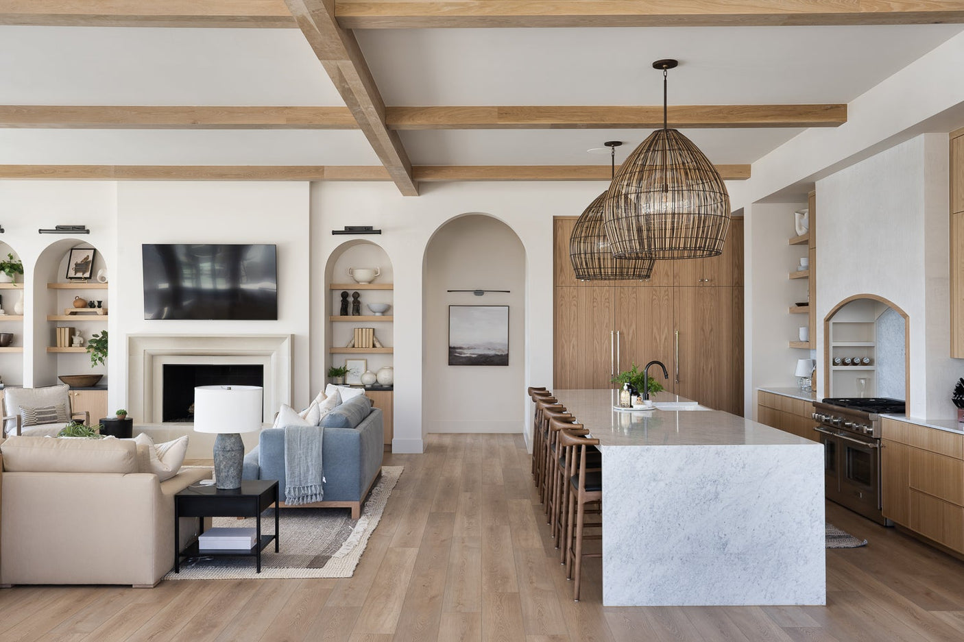 holden-exterior-chandelier-F7534-BRZ-10