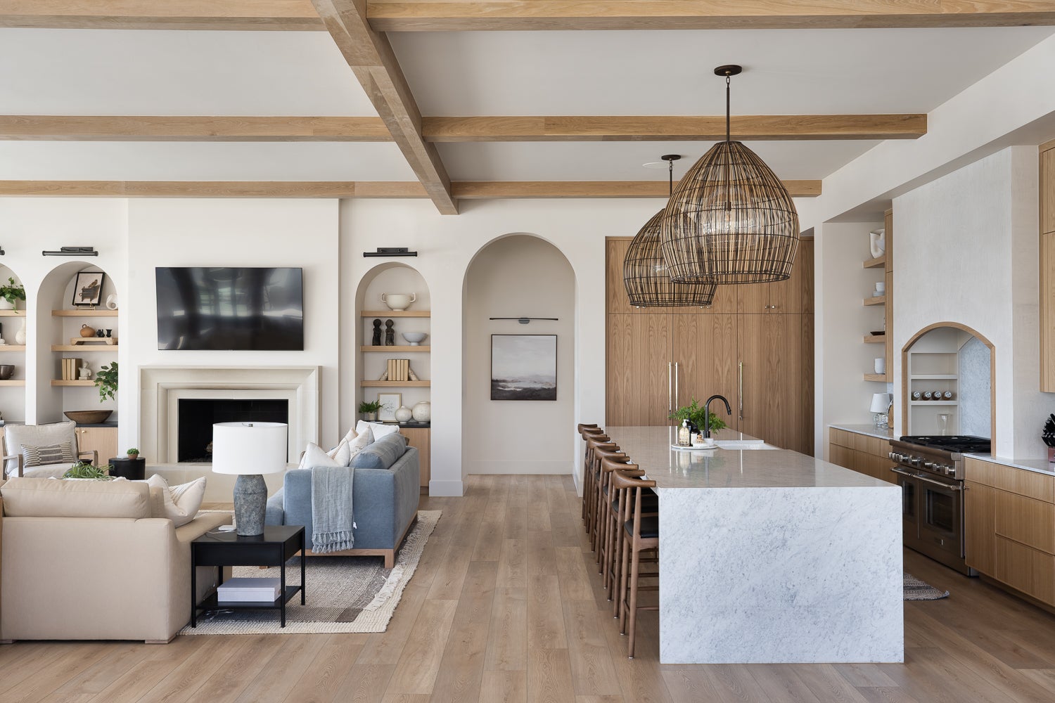 holden-exterior-chandelier-F7534-BRZ-10