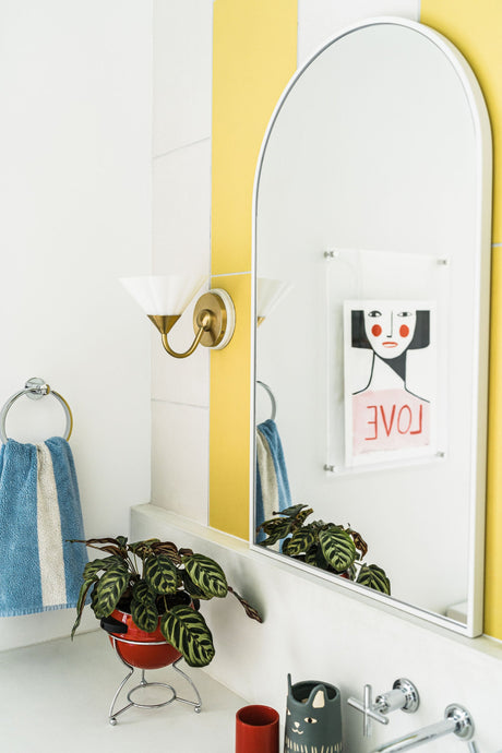 kelsey-wall-sconce-H817101-AGB-1