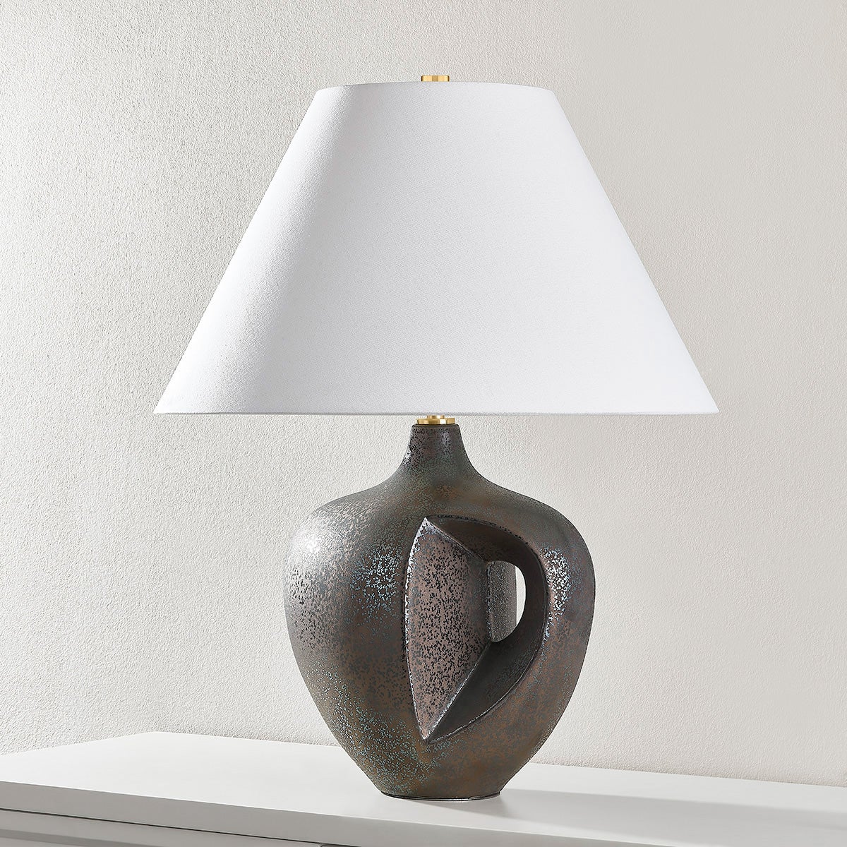 avenel-table-lamp-L7124-AGB/C07-3