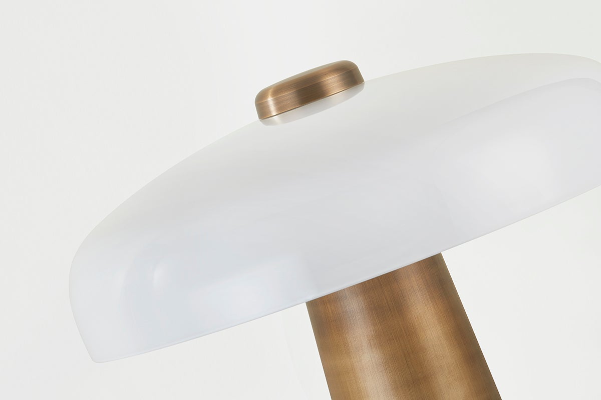lush-table-lamp-PTL1319-PBR-2