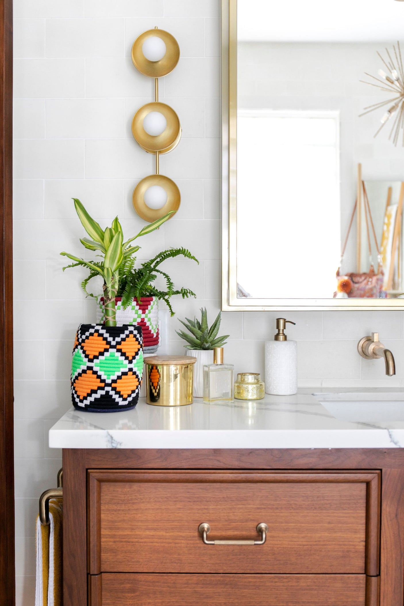 julien-bath-and-vanity-9803-AGB-3