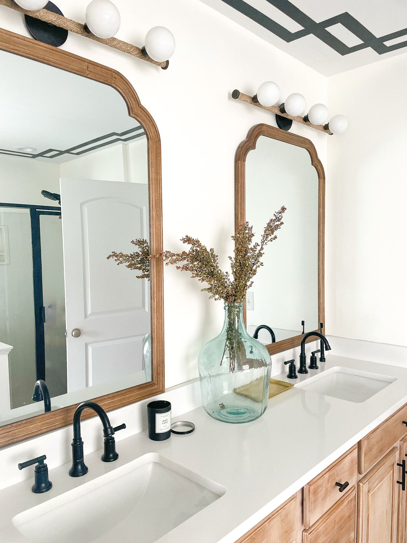 nomad-bath-and-vanity-B7264-BRZ-2