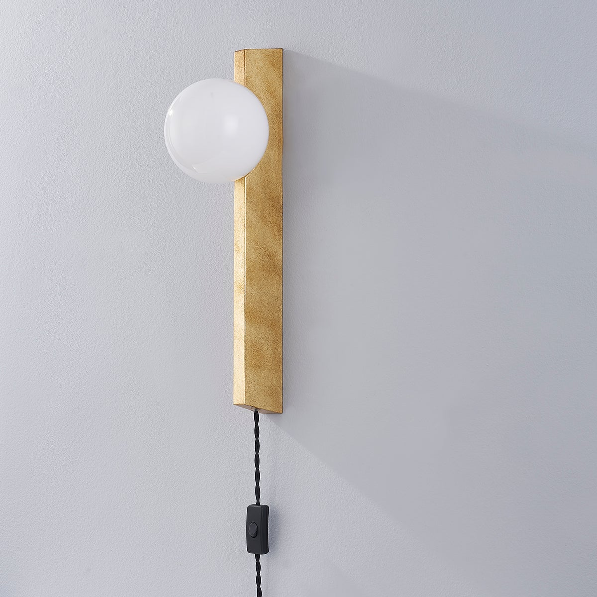 brisbane-plug-in-sconce-PTL4219-VGL-1