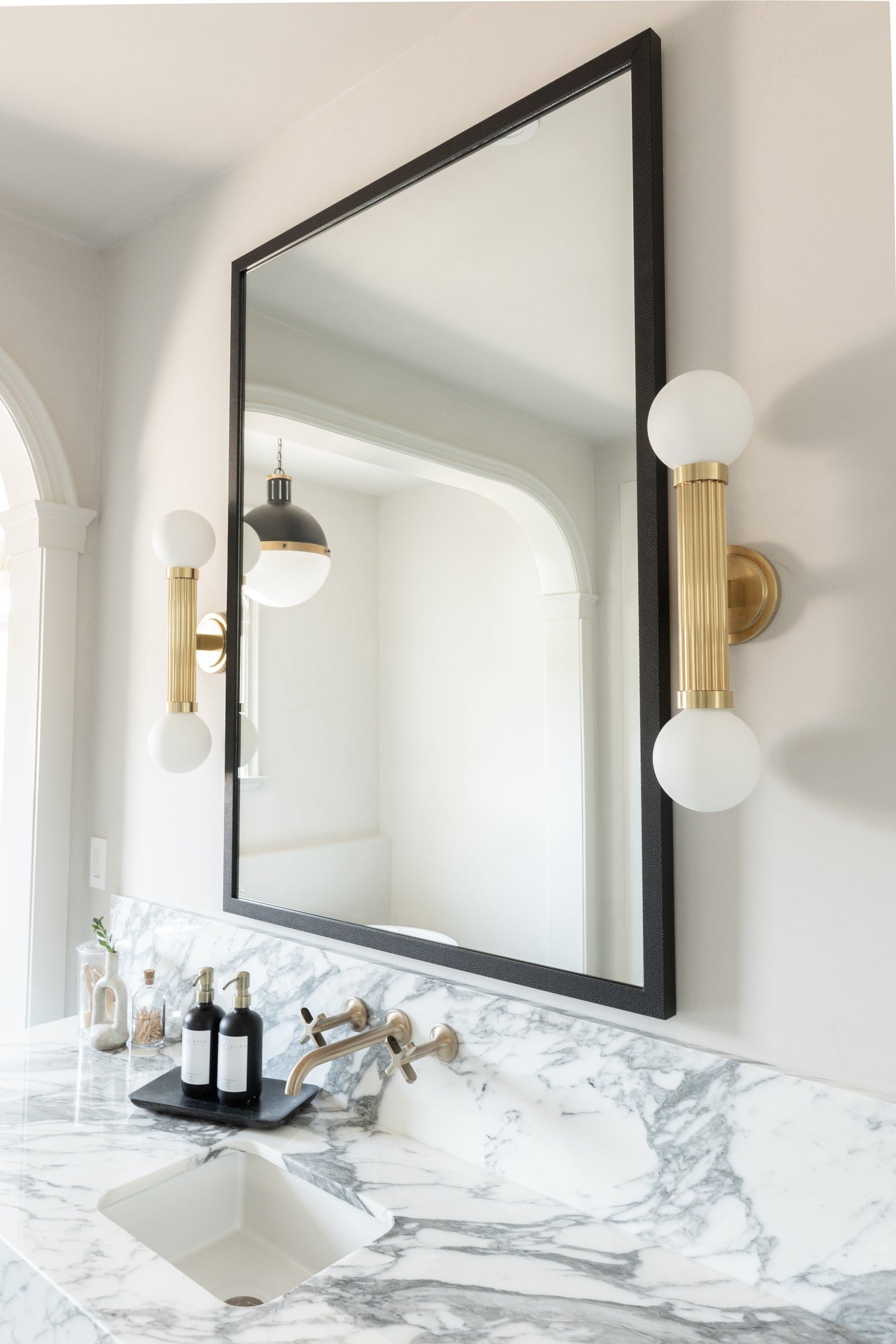 reade-wall-sconce-5102-AGB-4