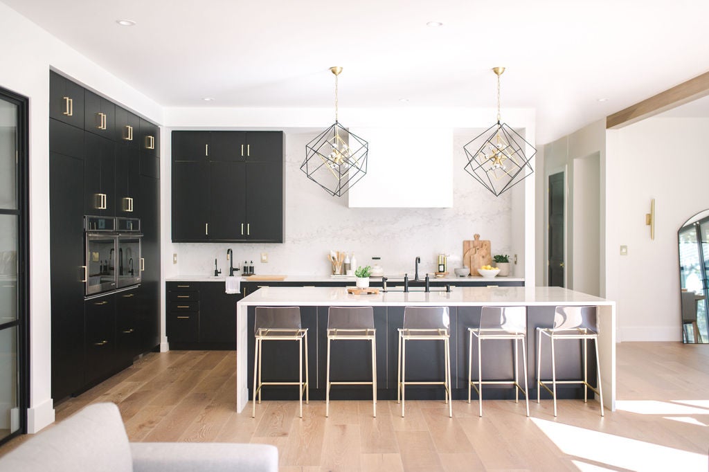 roundout-chandelier-1234-AGB-5