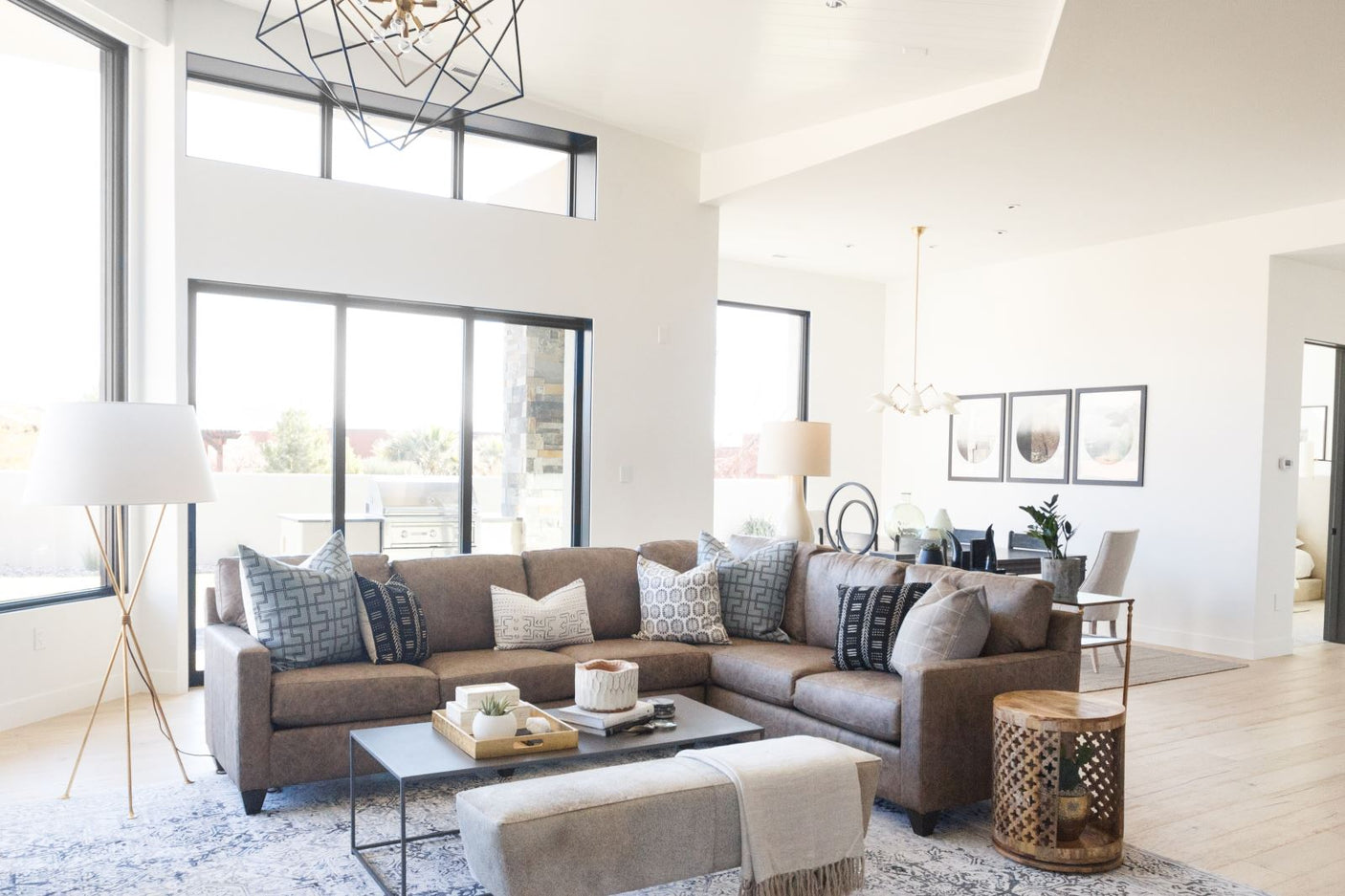 roundout-chandelier-1234-AGB-1