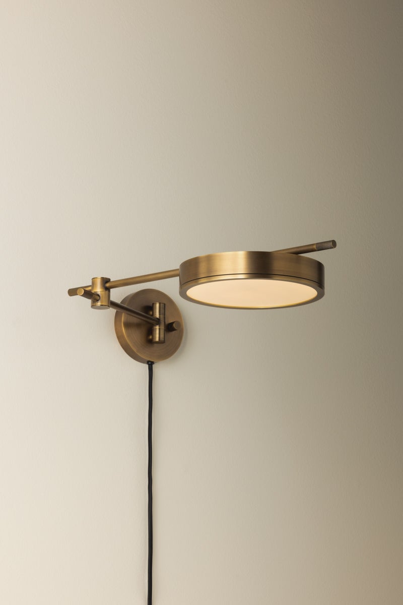 thatcher-plug-in-sconce-PTL1705-PBR-5
