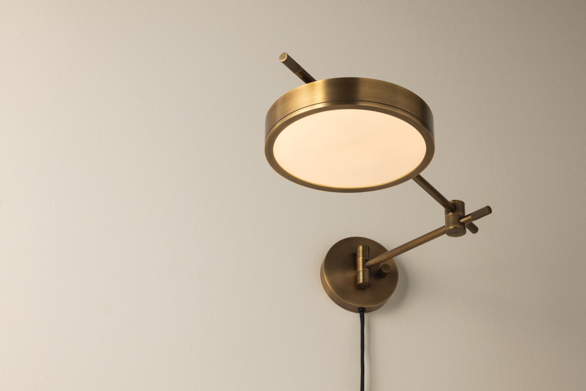 thatcher-plug-in-sconce-PTL1705-PBR-3