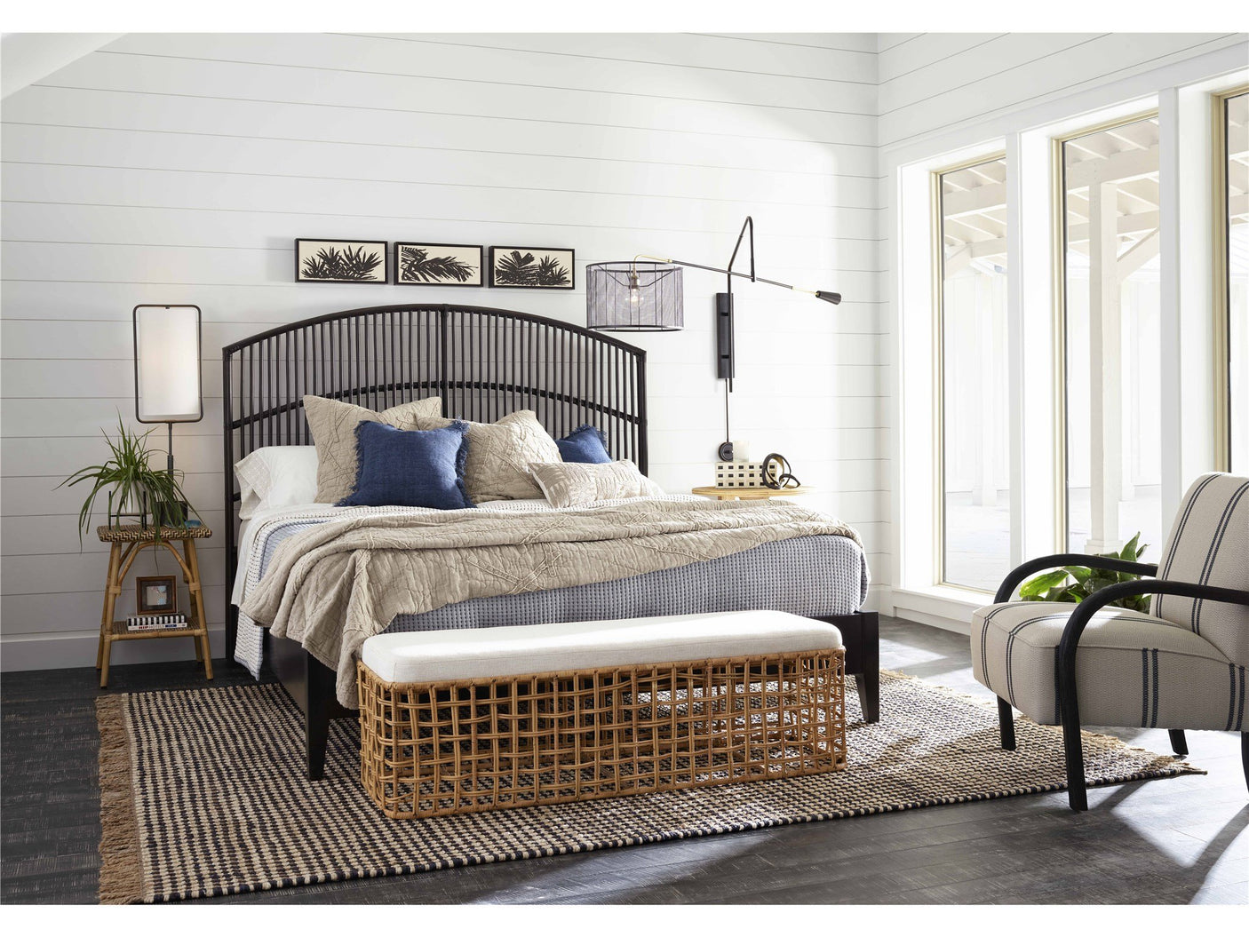 Blackadore Caye Queen Bed