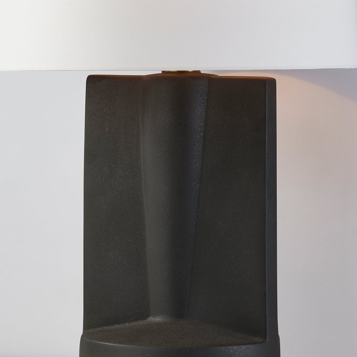 wilson-table-lamp-L1688-AGB/CTG-2