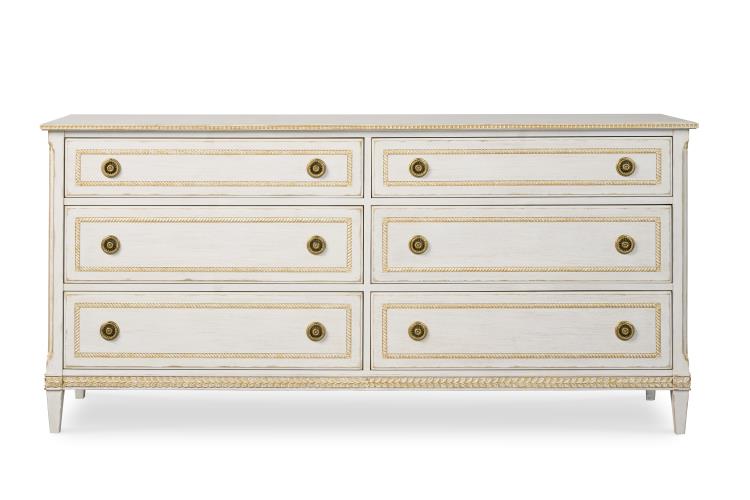 emily-dresser-MN5881