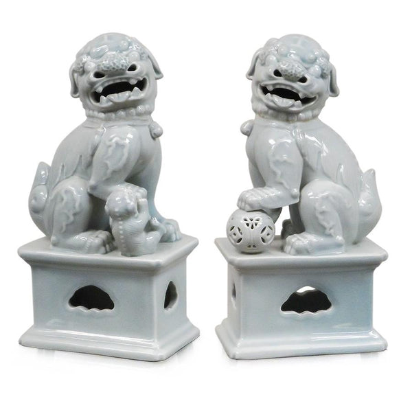 7113-1577P-14GY PC730101 Pair of Hand-Painted Porcelain Lions in Grey (7L X 5W X 14H)